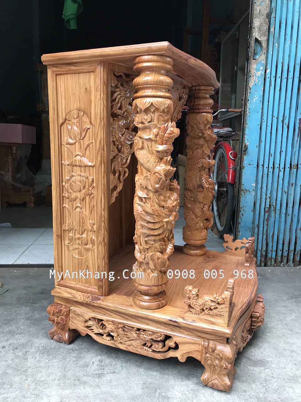 Bàn thờ thần tài gỗ hương đẹp tại TPHCM