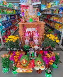 Bàn thờ thần tài đẹp đặt ở cửa hàng cần lưu ý