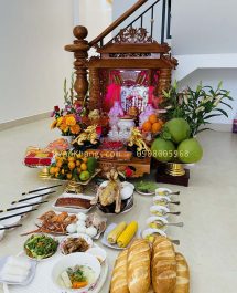 không có bàn thờ thần tài cúng ở đâu