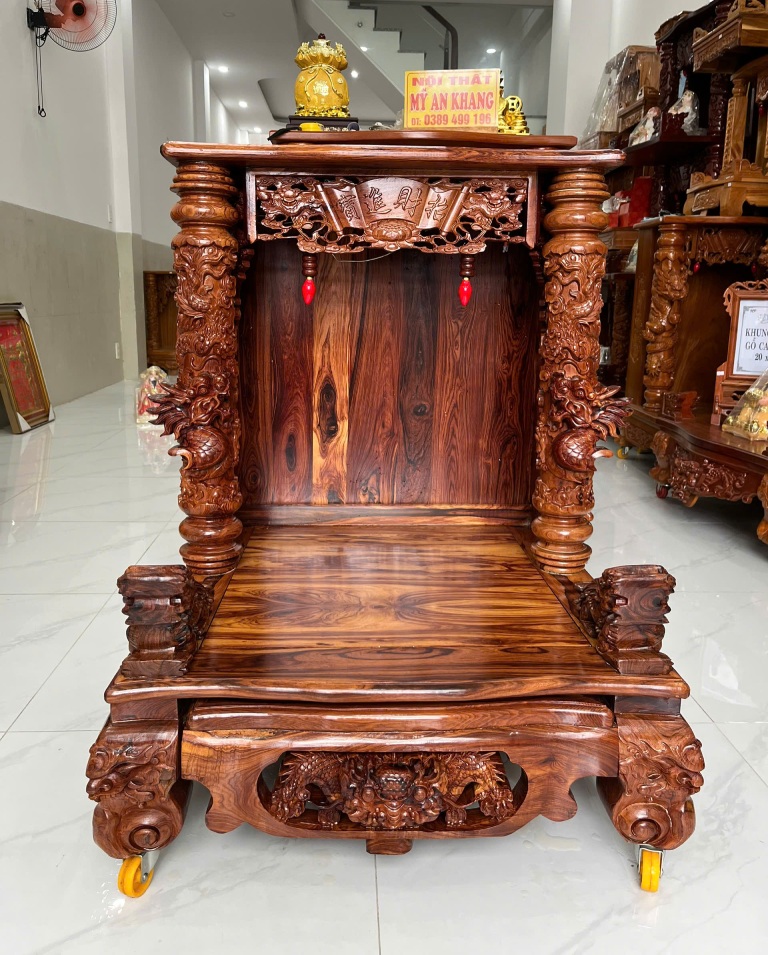 Mẫu bàn Thờ Ông Địa gỗ tự nhiên đẹp từ cẩm lai