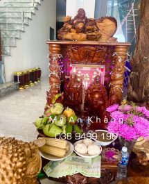 Cóc đặt ở bàn thờ ông địa bên trái hay bên phải. Hướng dẫn đặt cóc bàn thờ ông địa