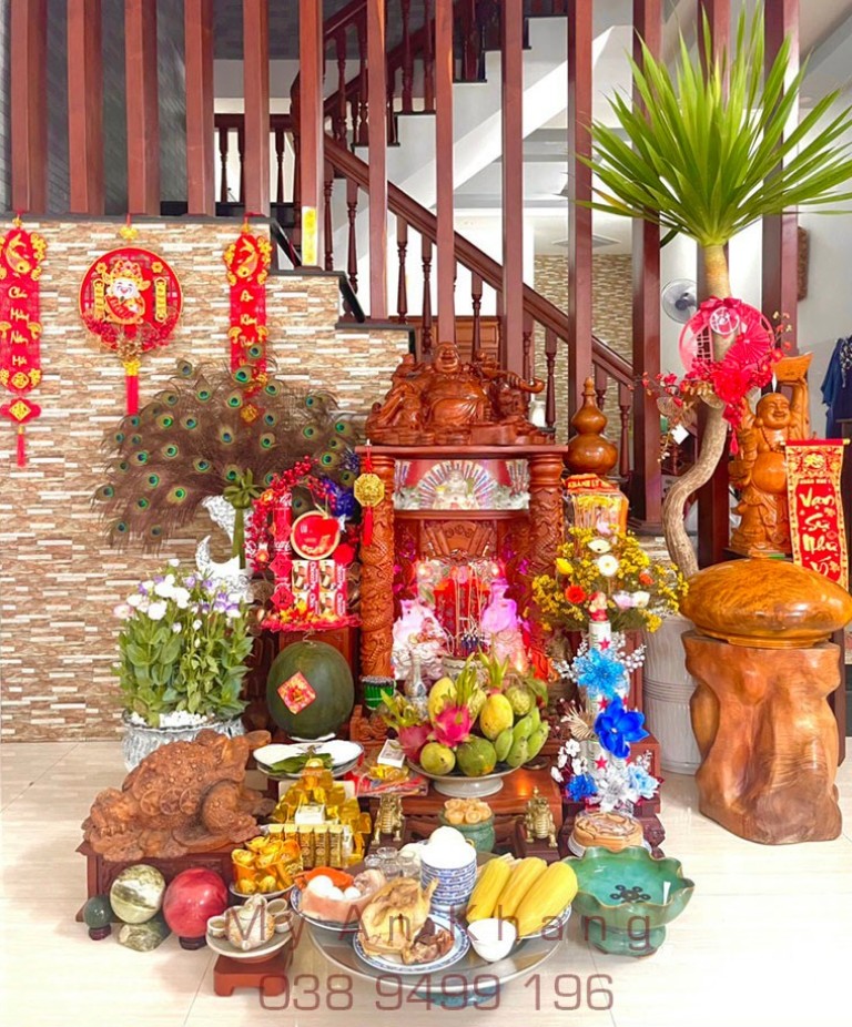 Có nên thay hũ gạo, muối trên bàn thờ Thần Tài