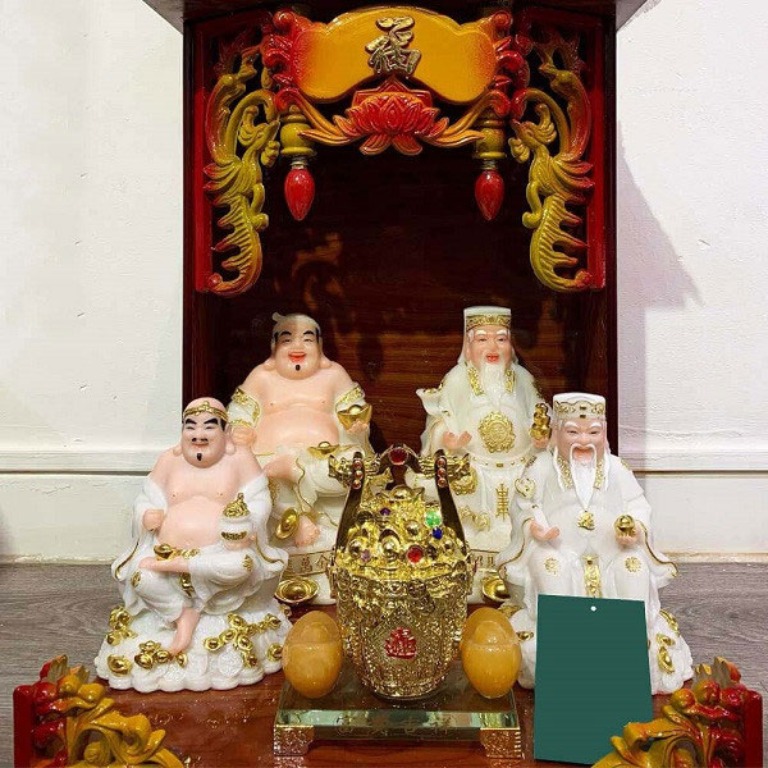 1 nhà có 2 bàn thờ thần tài