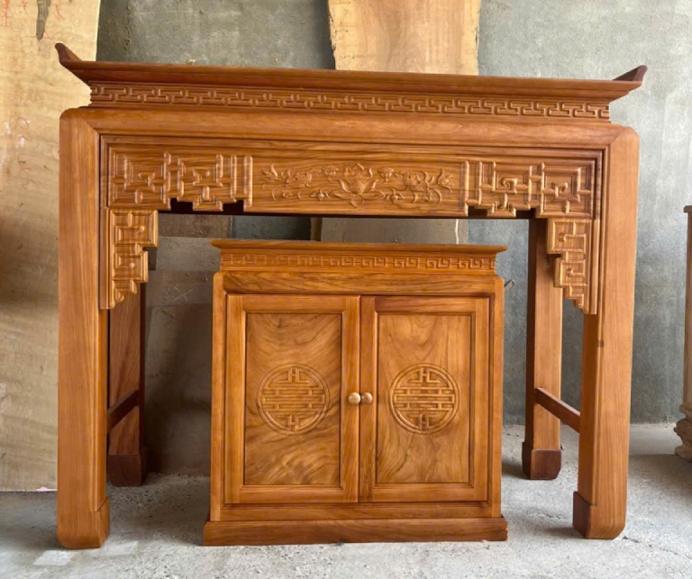 Bàn thờ gia tiên gỗ gõ đỏ kèm bàn nhỏ dạng tủ TPHCM