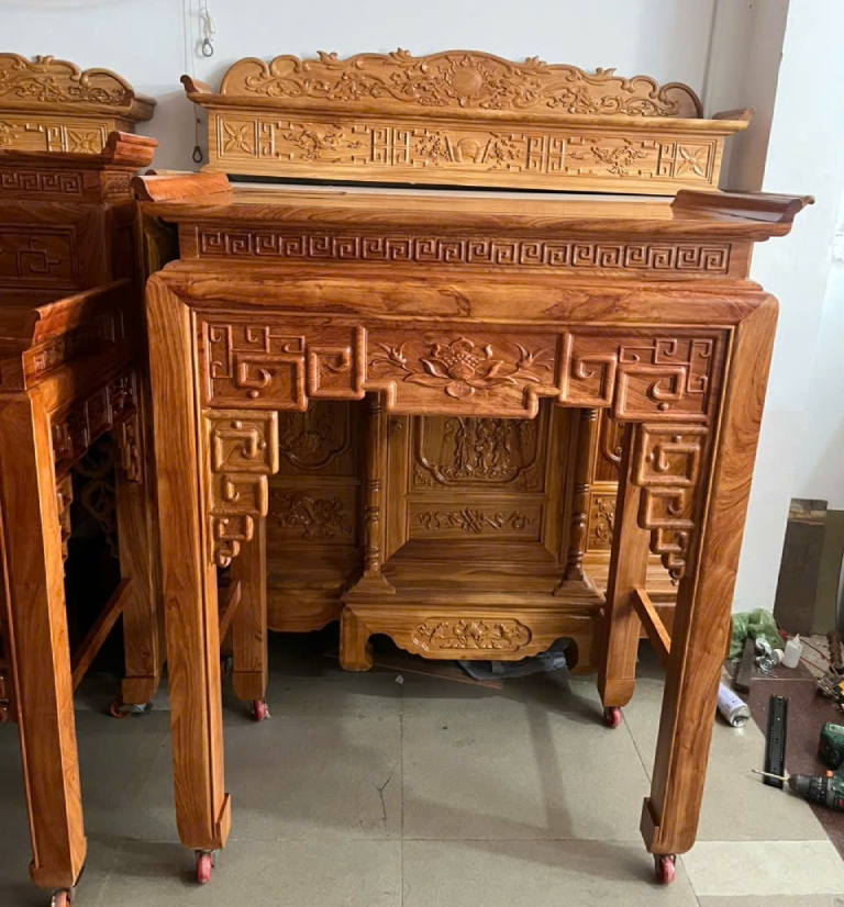 Bàn thờ gia tiên gỗ hương chạm hoa sen 1 tầng tphcm