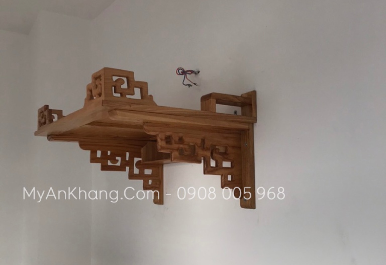 Bàn thờ Phật Quan Âm treo tường ở TPHCM