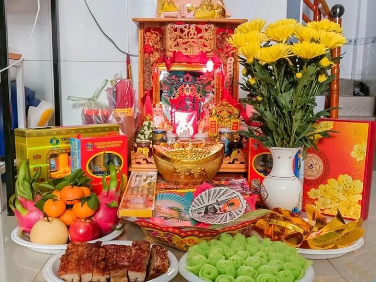 chọn ngày lập bàn thờ Thần Tài