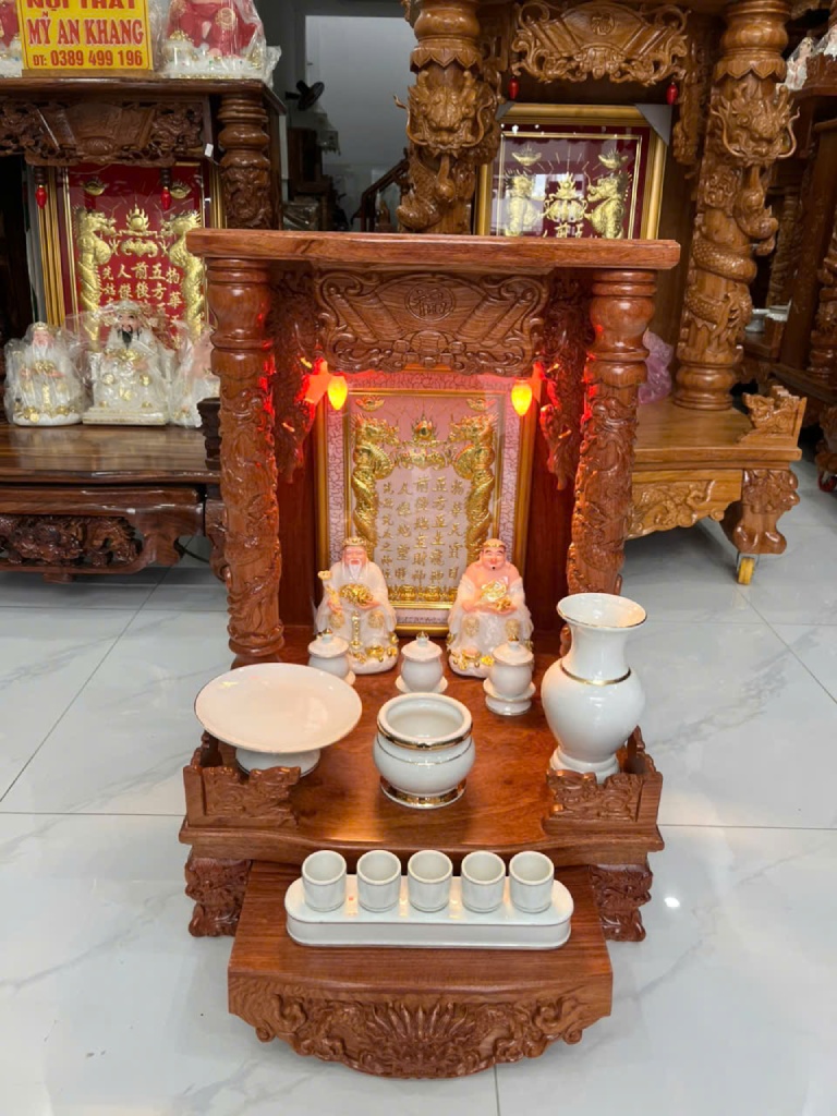 bàn thờ Thần Tài nên để đèn quả nhót màu đỏ