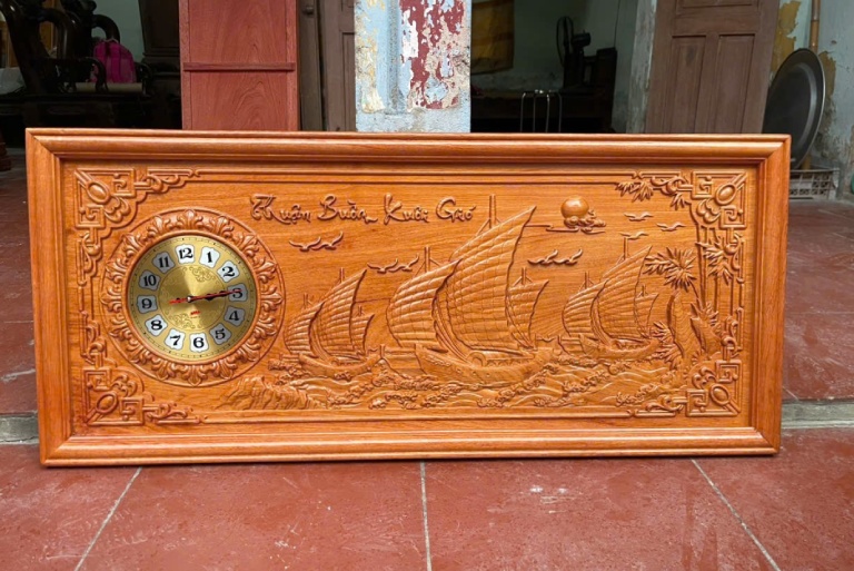 tranh đồng hồ gỗ hương Thuận Buồm Xuôi Gió đẹp